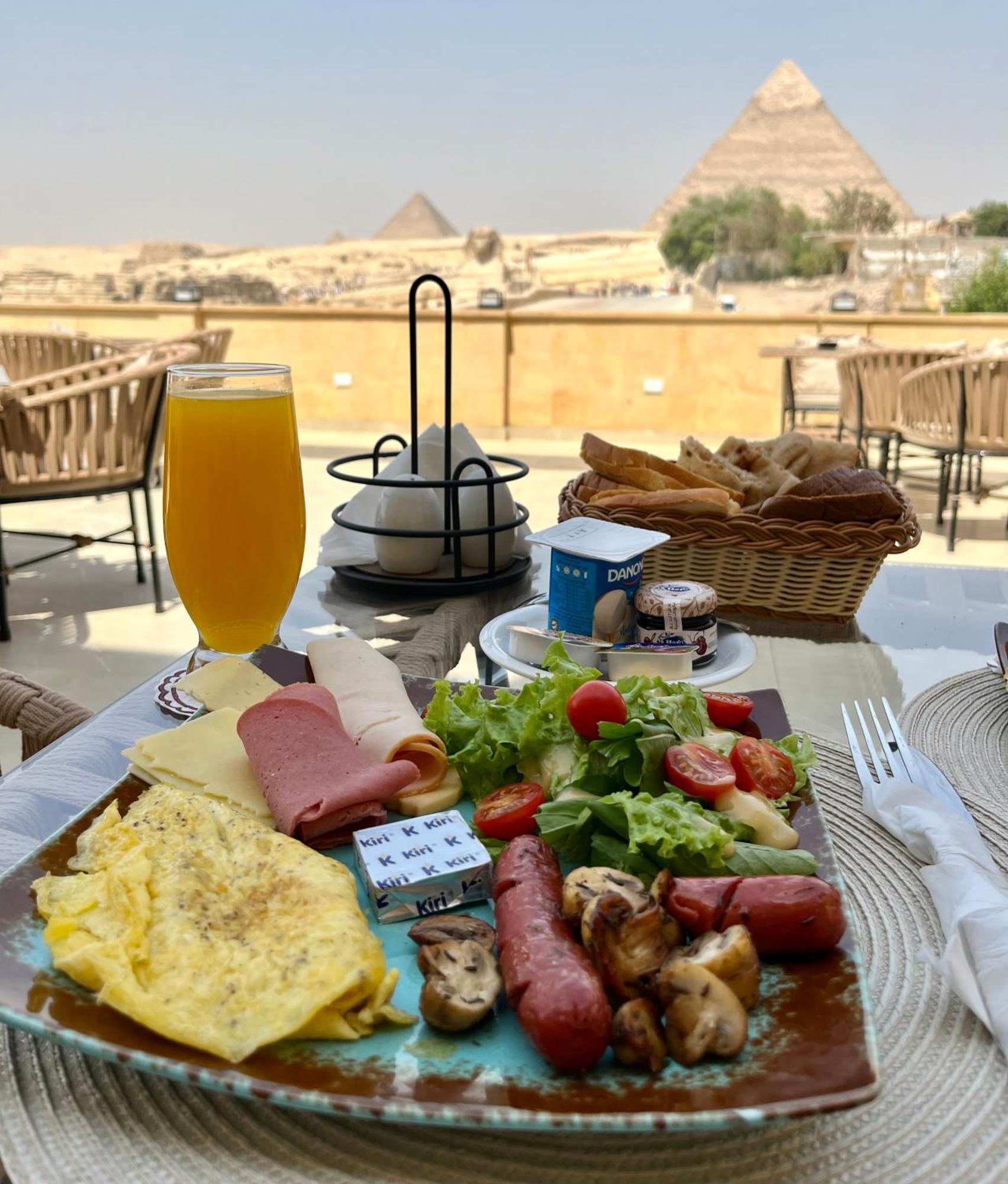 The Gate Hotel Front Pyramids & Sphinx View Kafret el-Gabal Eksteriør bilde
