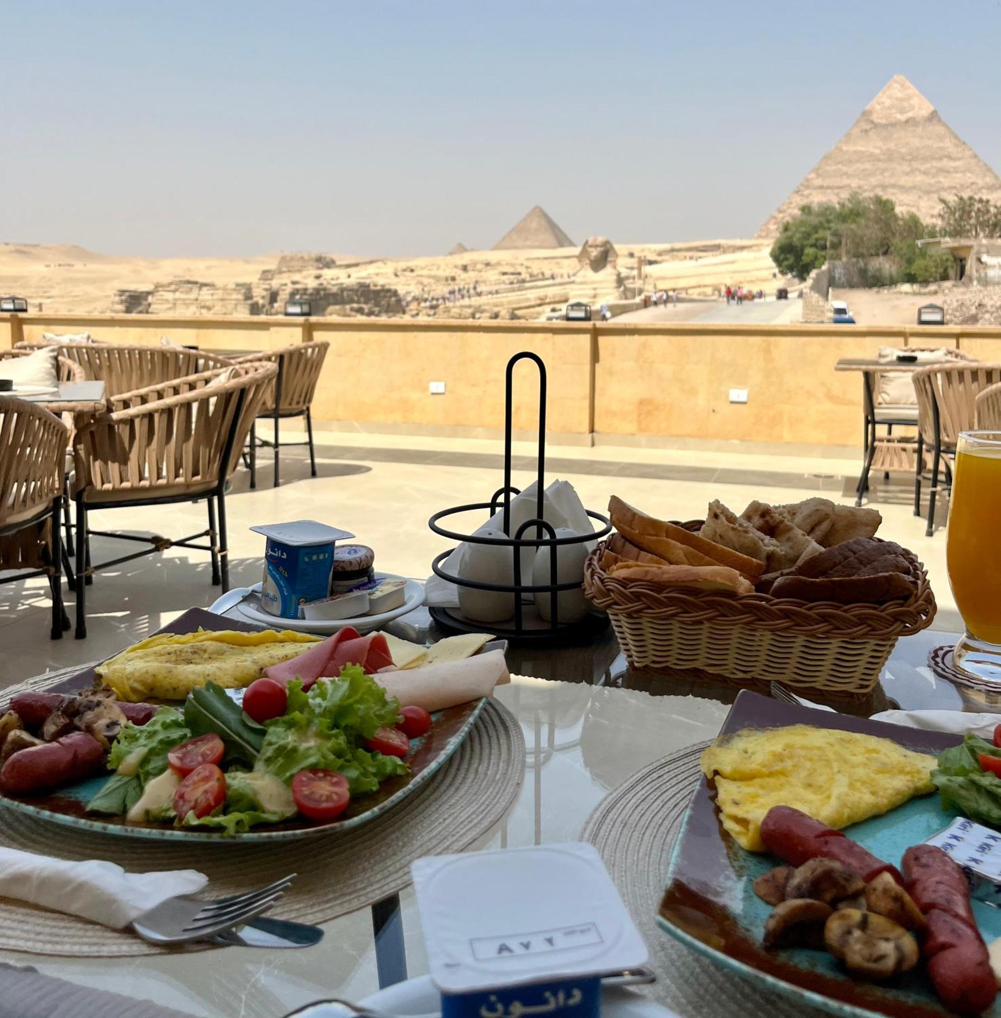 The Gate Hotel Front Pyramids & Sphinx View Kafret el-Gabal Eksteriør bilde